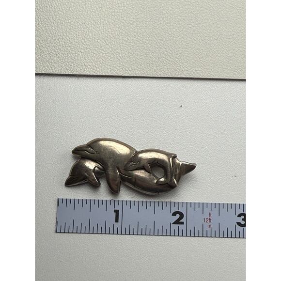 Sue B. Sterling Silver Brooch Jumping Dolphins - Picture 2 of 10